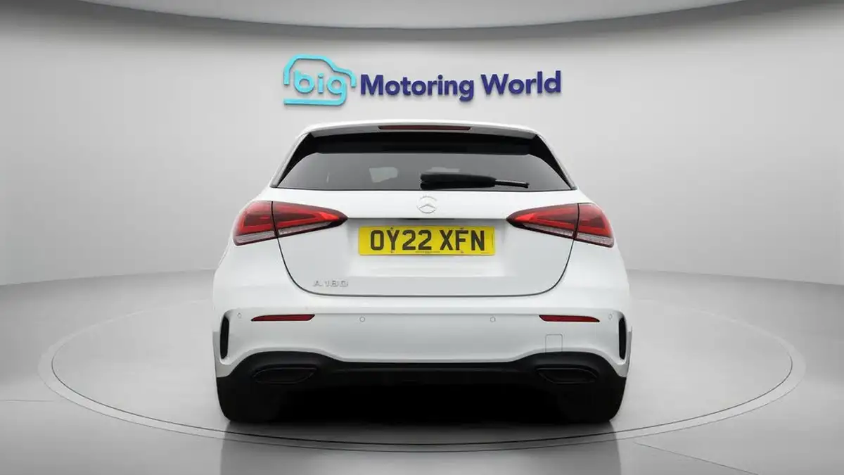 2022-mercedes-benz-a-class-13-a180-amg-line-executive-edition-hatchback-5d-7g-dct-big-6