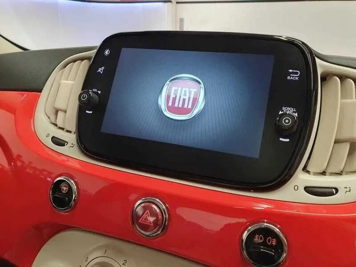 2021-fiat-500-10-lounge-big-12