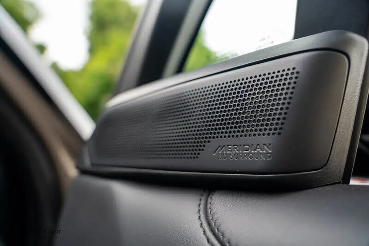 2022-land-rover-range-rover-30-p400-se-big-34