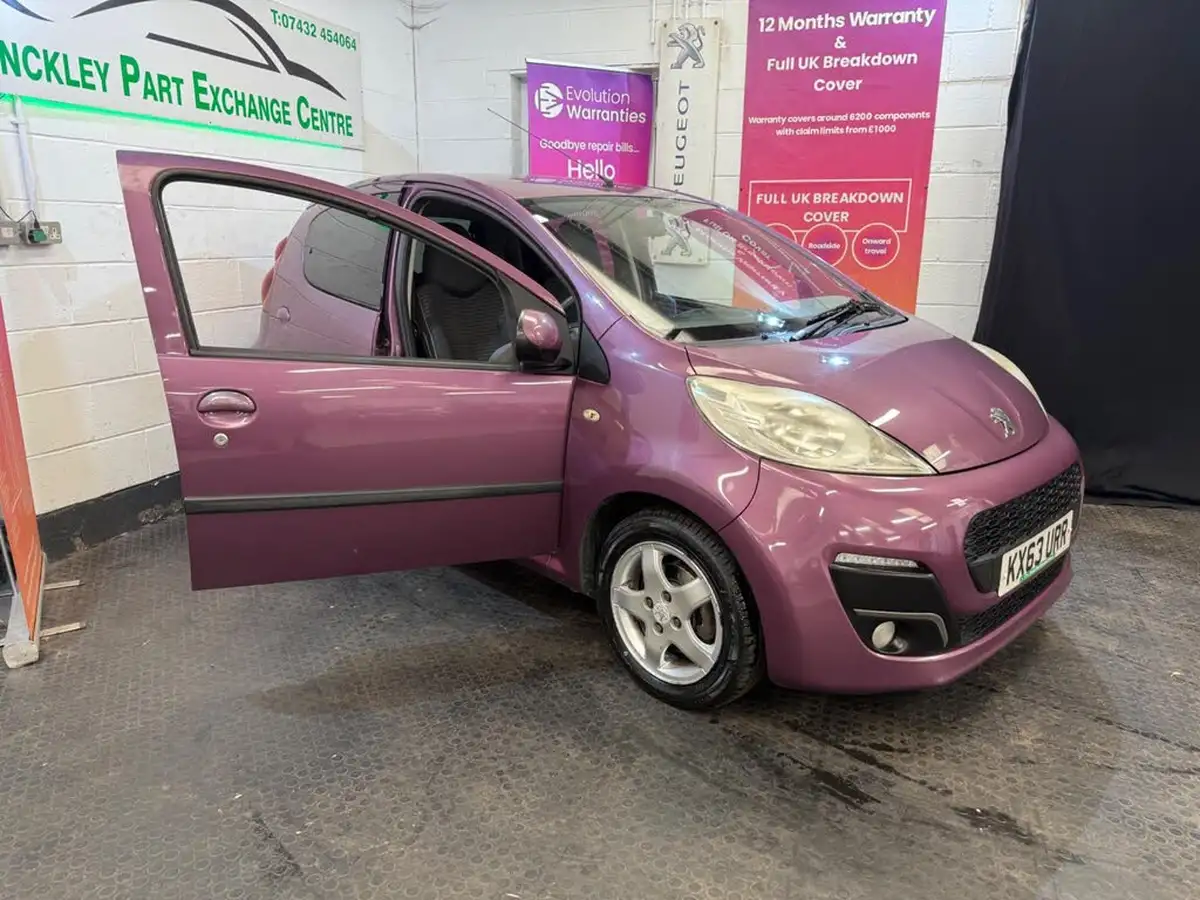 2013-peugeot-107-10-allure-5d-big-11
