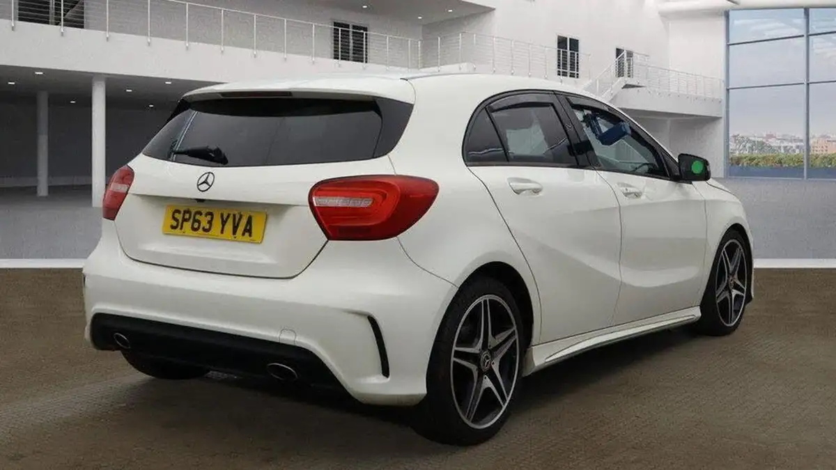 2013-mercedes-benz-a-class-18-cdi-a180-amg-sport-109bhp-big-6