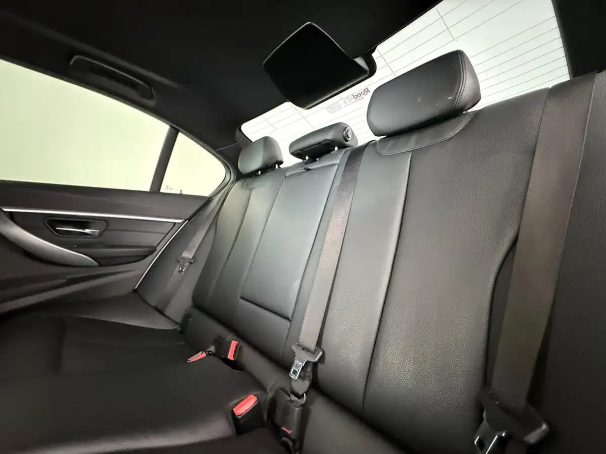 2018-bmw-3-series-20-320i-m-sport-shadow-edition-saloon-4d-auto-big-16