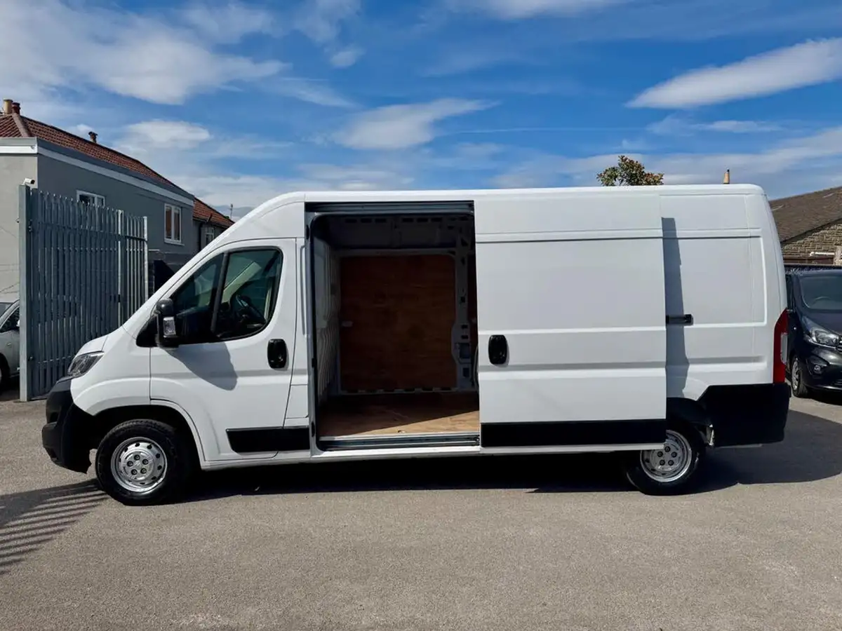 2022-citroen-relay-22bluehdi-35-l3h2-enterprise-panel-big-6