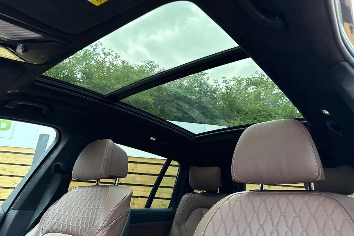 2022-bmw-x7-30td-xdrive-40d-m-sport-big-25