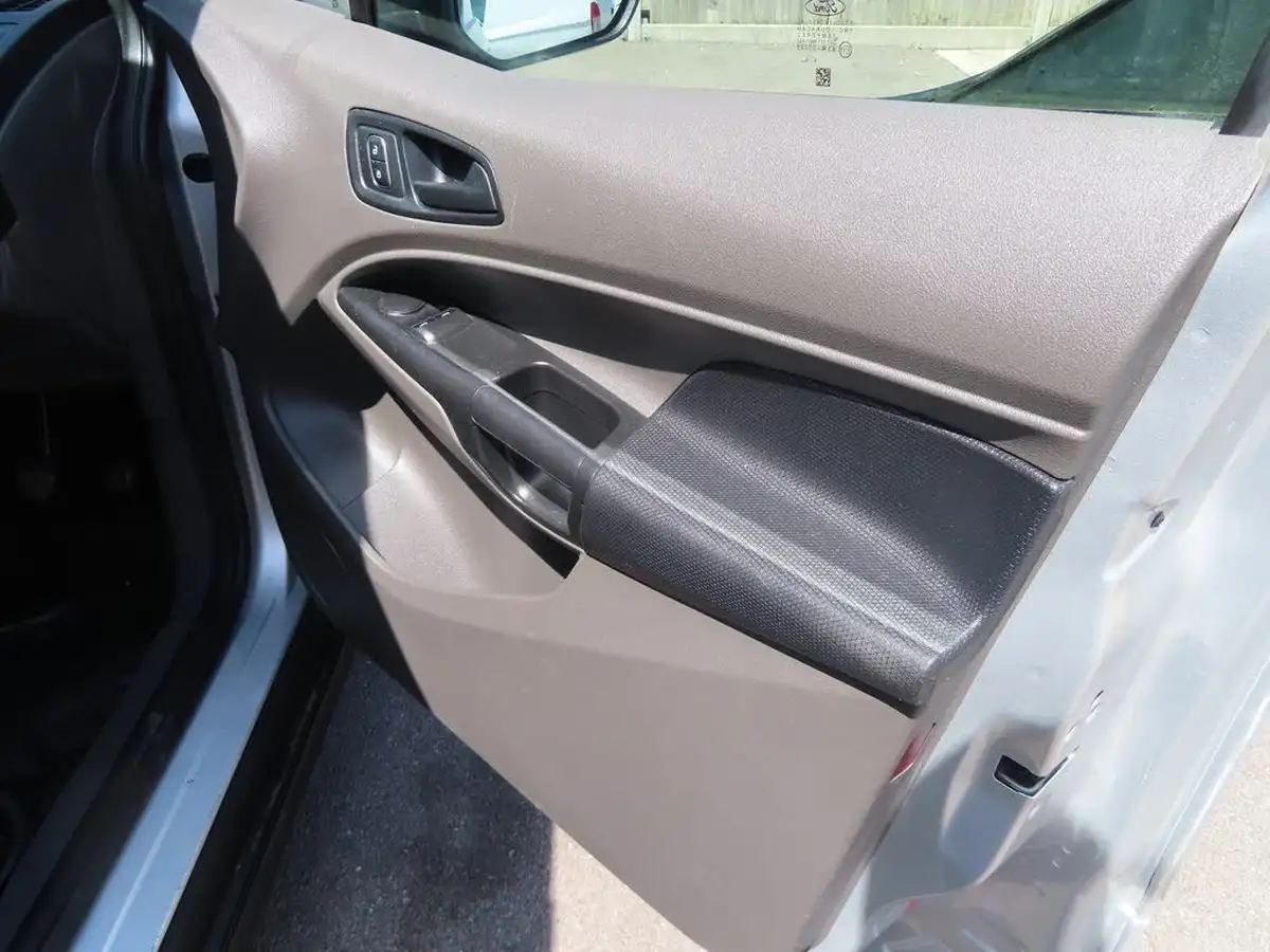 2020-ford-transit-connect-big-32