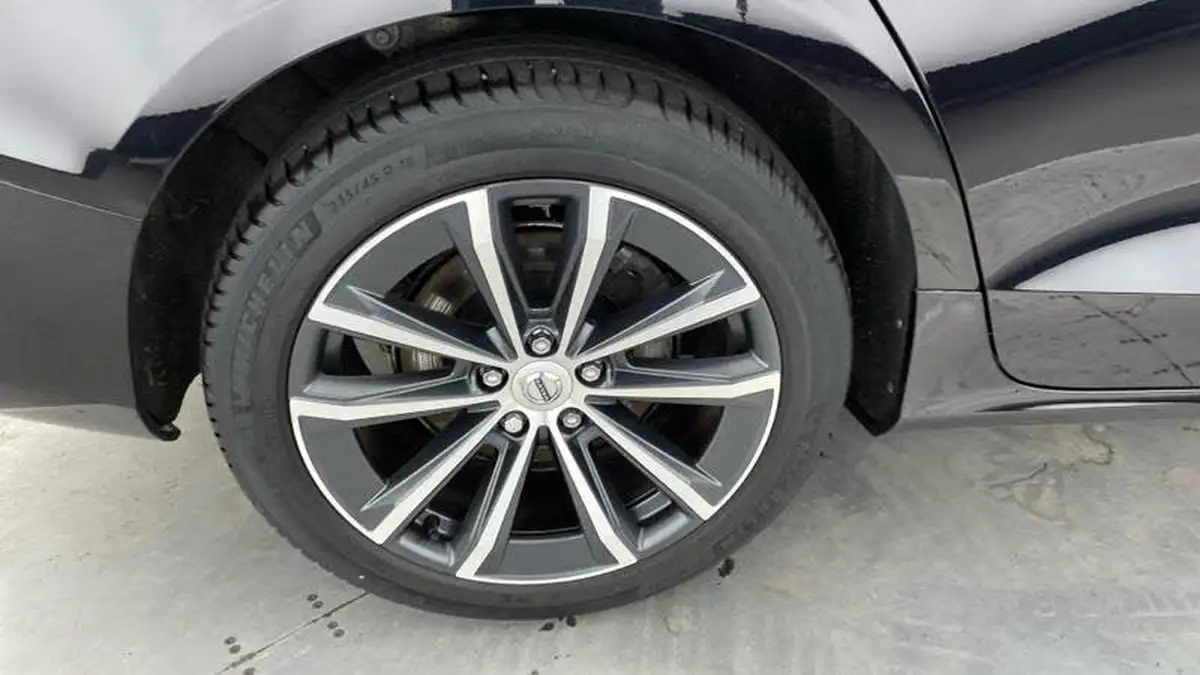 2022-volvo-v60-20-b3-momentum-161bhp-big-20