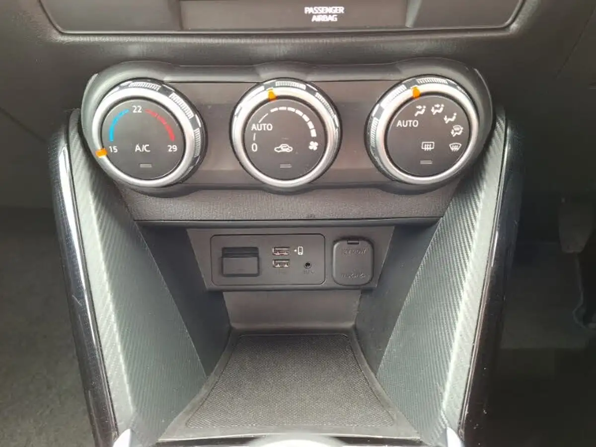 2023-mazda-mazda2-15-skyactiv-g-se-l-big-13