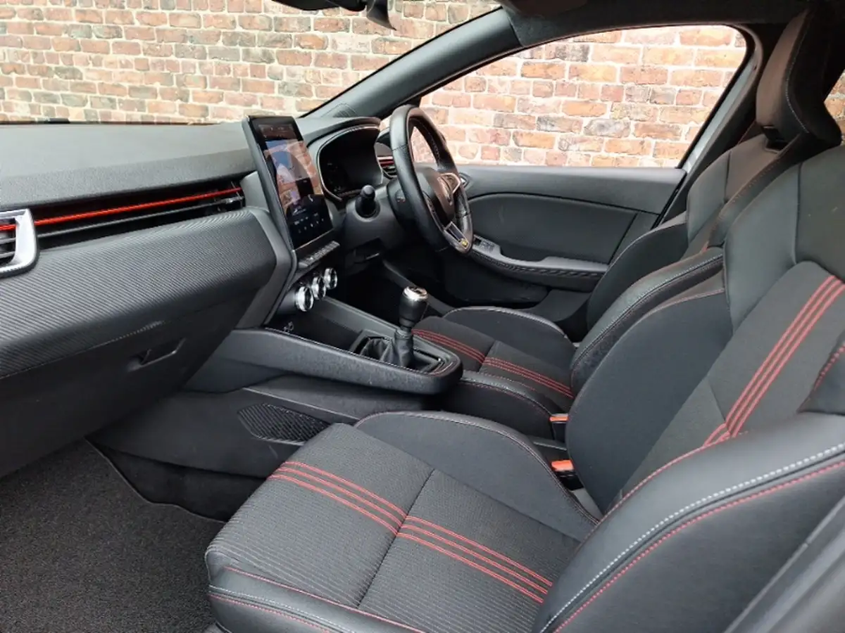 2023-renault-clio-10-tce-rs-line-big-4