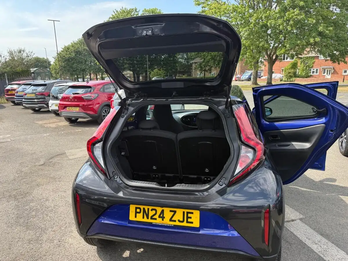 2024-toyota-aygo-x-10-vvt-i-edge-big-10