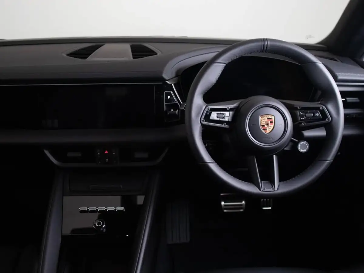 2025-porsche-macan-e-electric-big-37