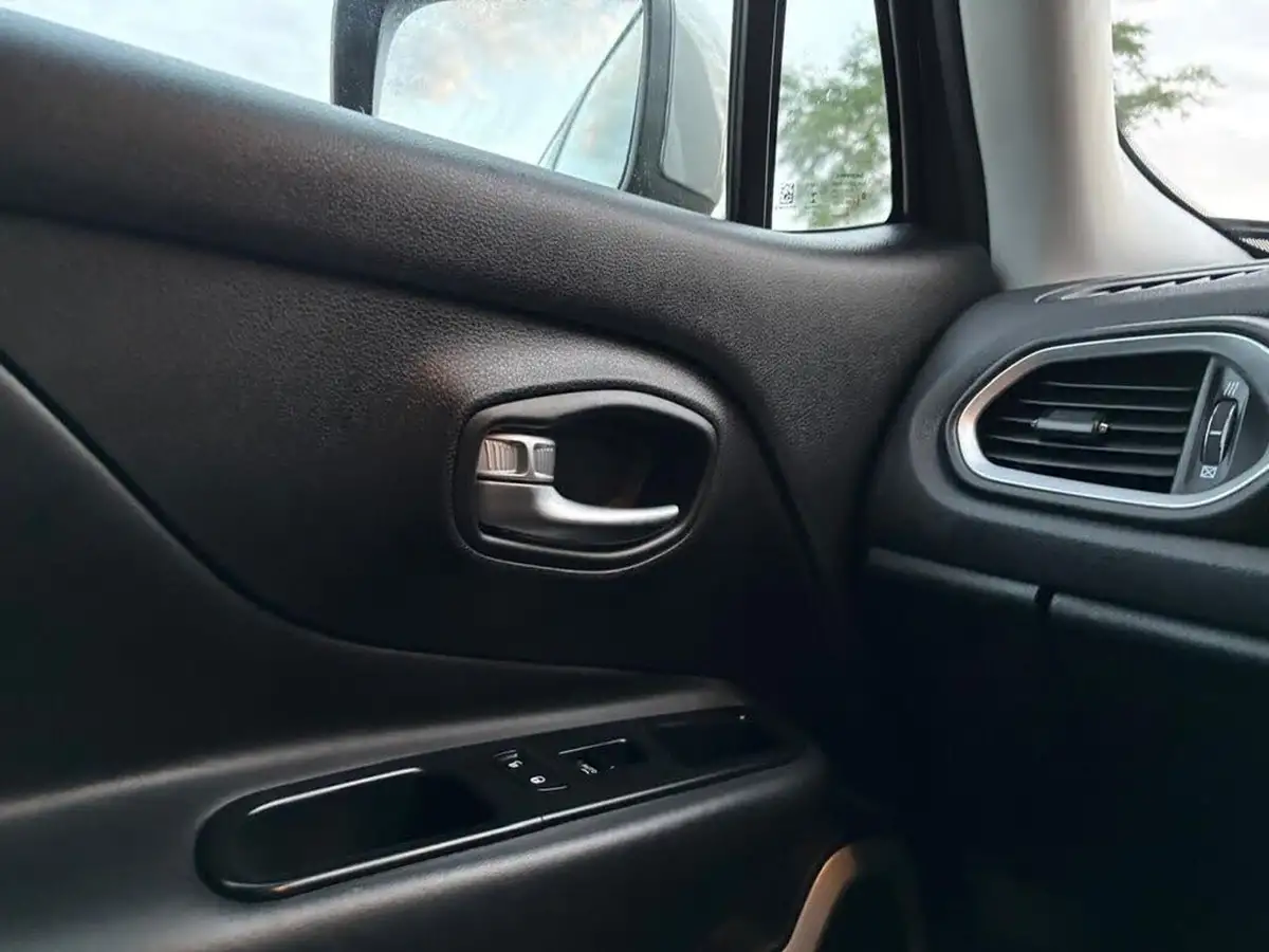 2015-jeep-renegade-14-multiair-ii-limited-138bhp-1368cc-ddct-big-32