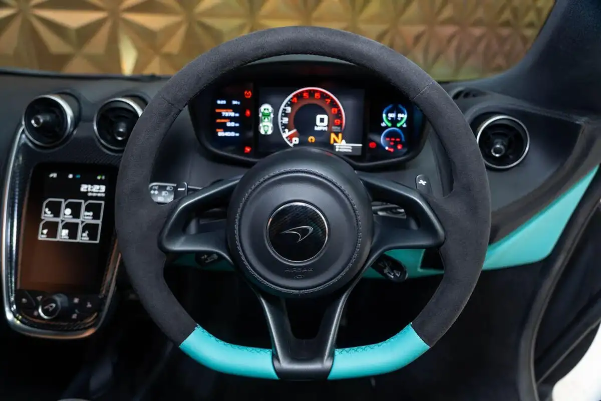 2016-mclaren-570s-38-big-25