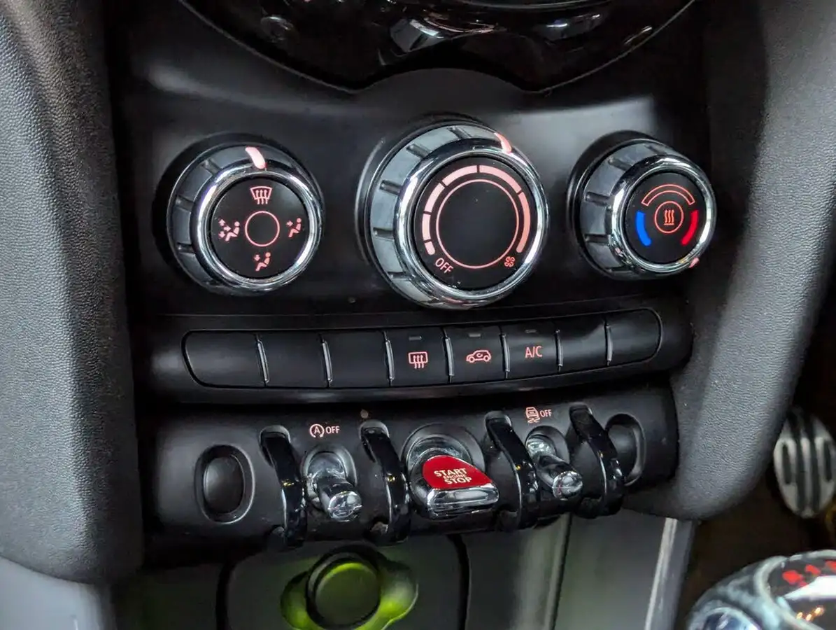 2019-mini-cooper-15-cooper-sport-hatchback-3d-big-15