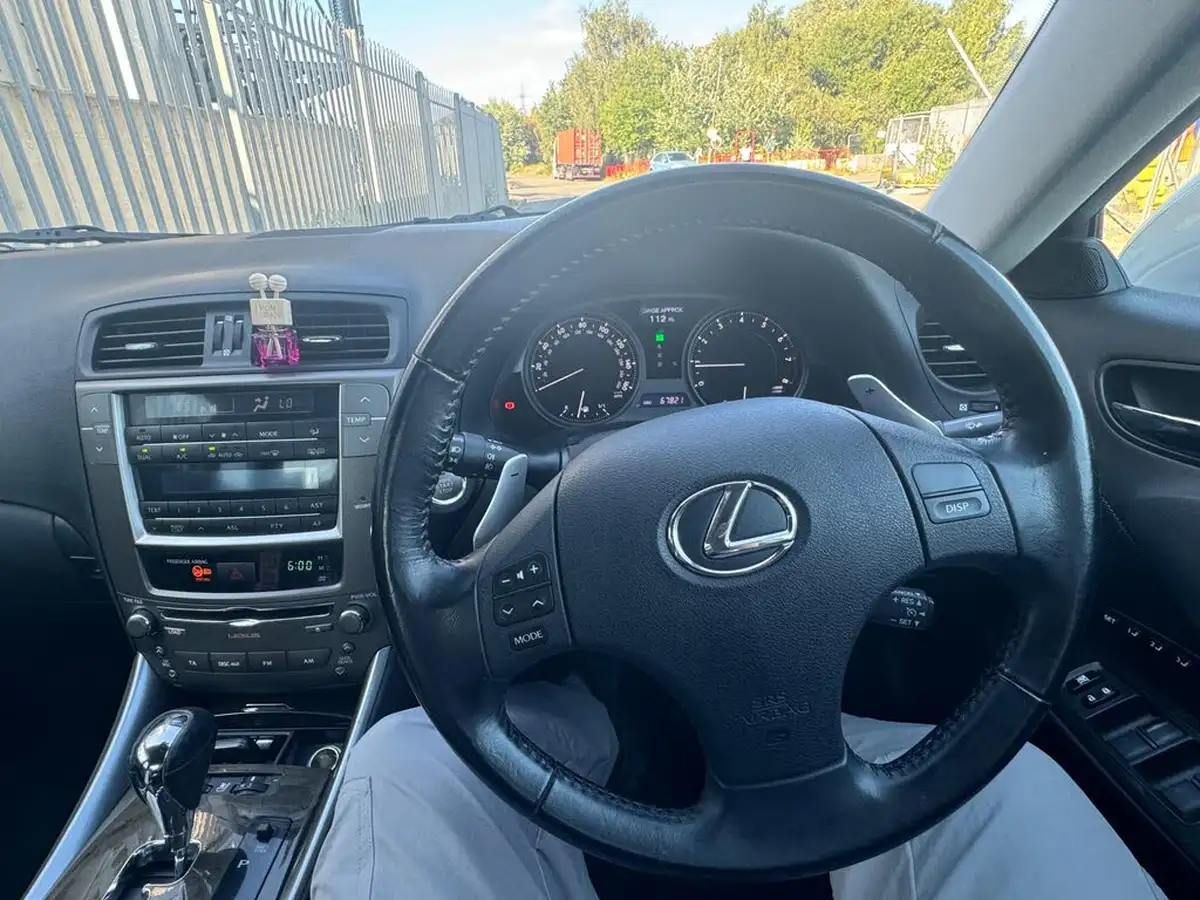 2009-lexus-is-250-25-se-l-saloon-4d-auto-big-18