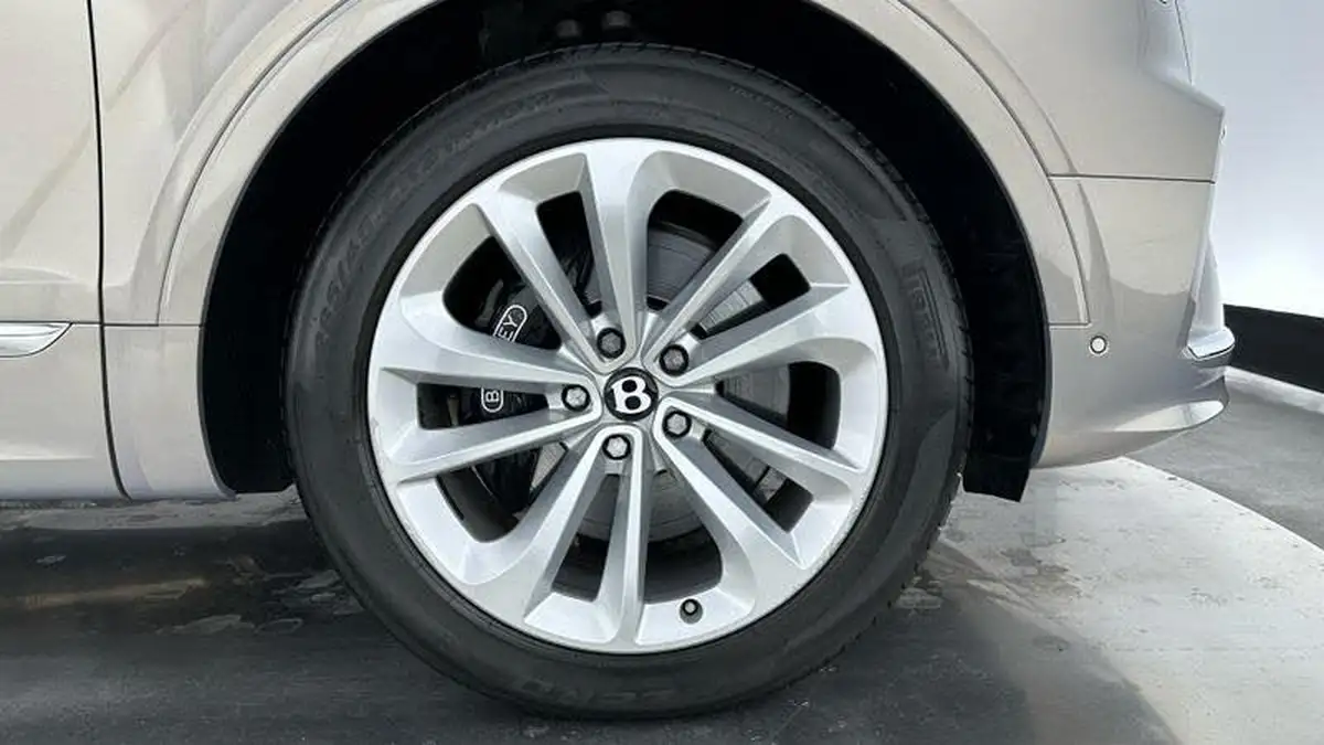 2020-bentley-bentayga-30-hybrid-big-8