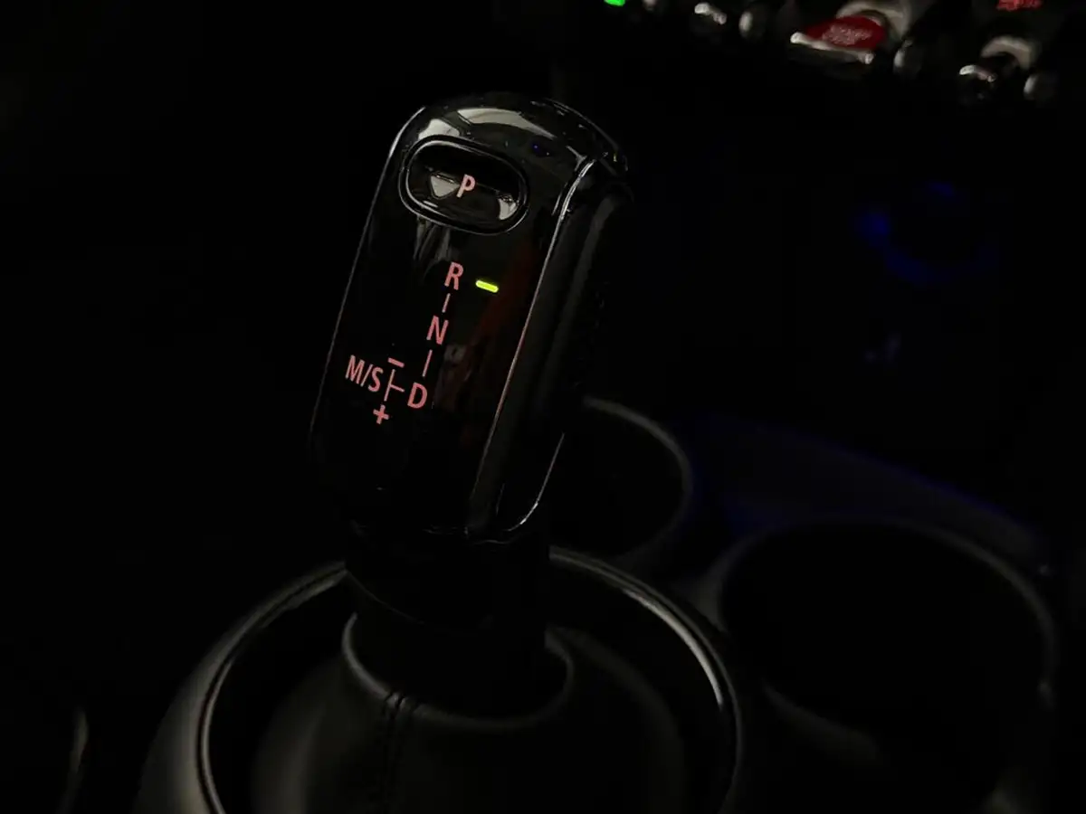 2020-mini-cooper-15-cooper-classic-hatchback-3d-auto-big-36