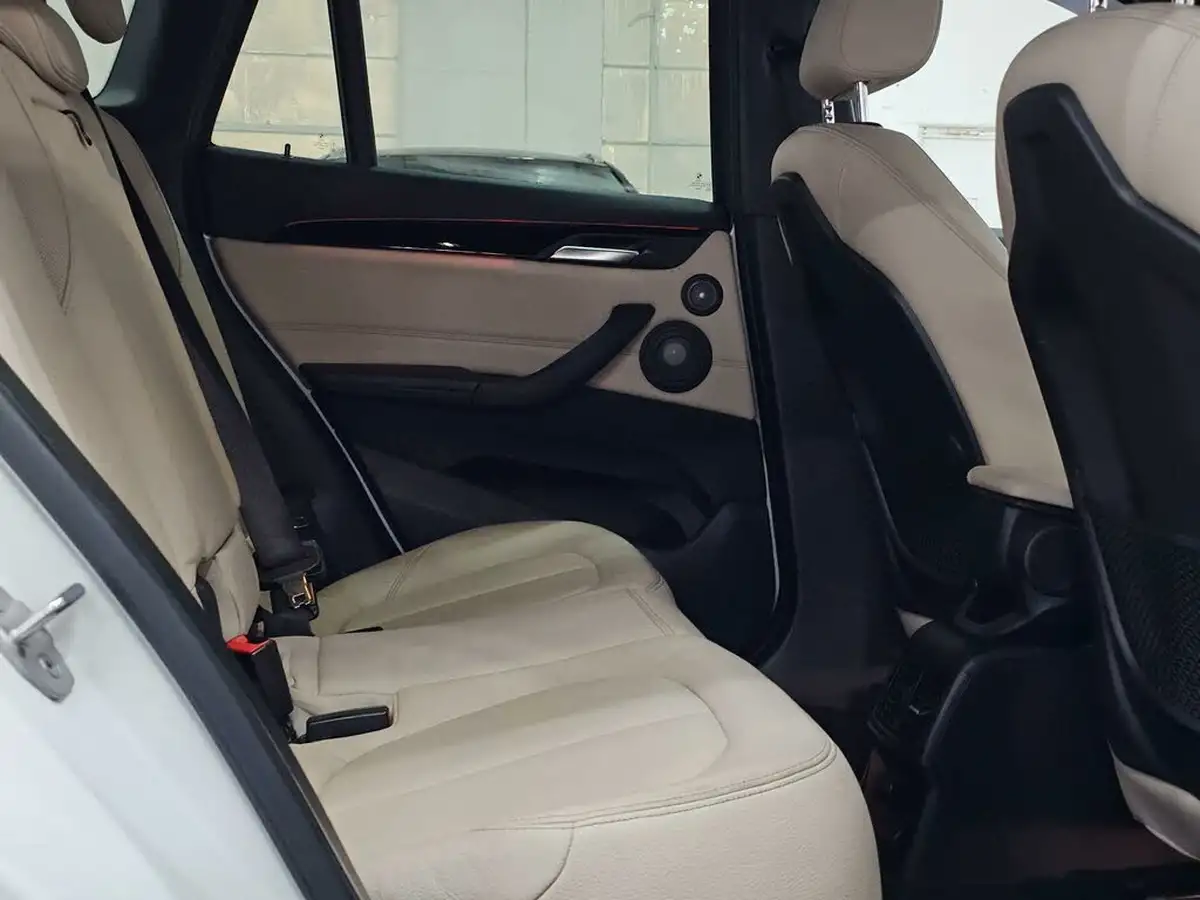 2016-bmw-x1-20-xdrive20i-xline-big-13