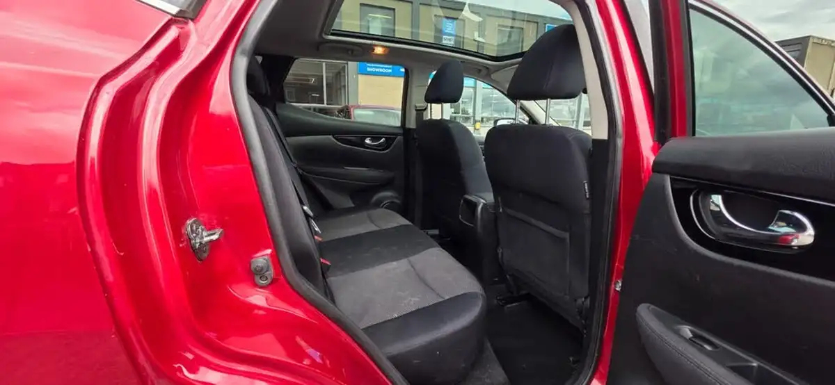 2014-nissan-qashqai-15dci-acenta-premium-big-12