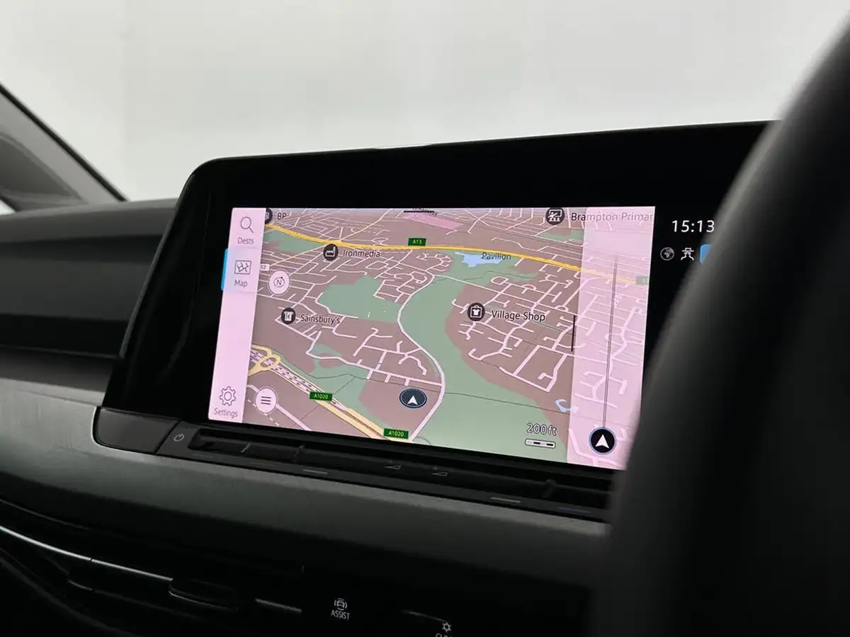 2022-volkswagen-golf-15-tsi-life-150ps-hatchback-big-20