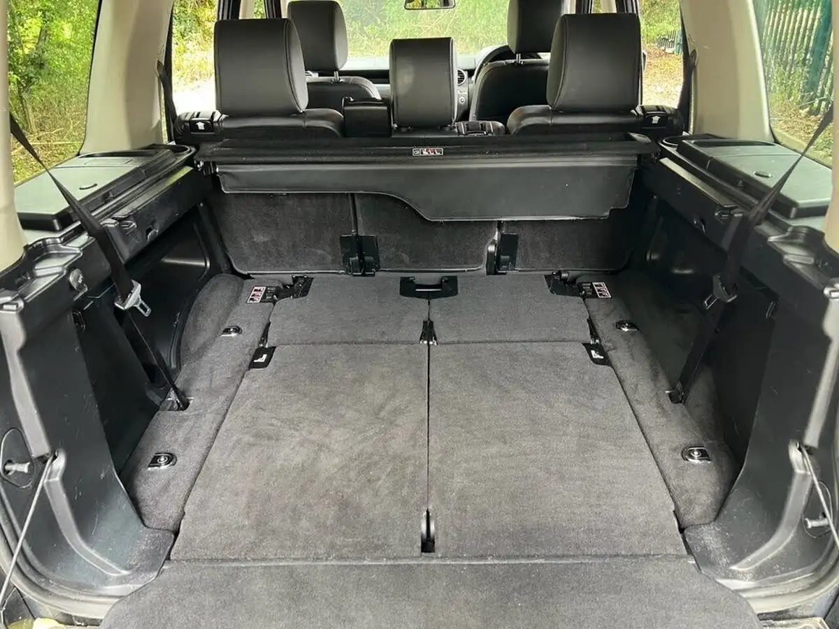2015-land-rover-discovery-4-30td-se-tech-big-10
