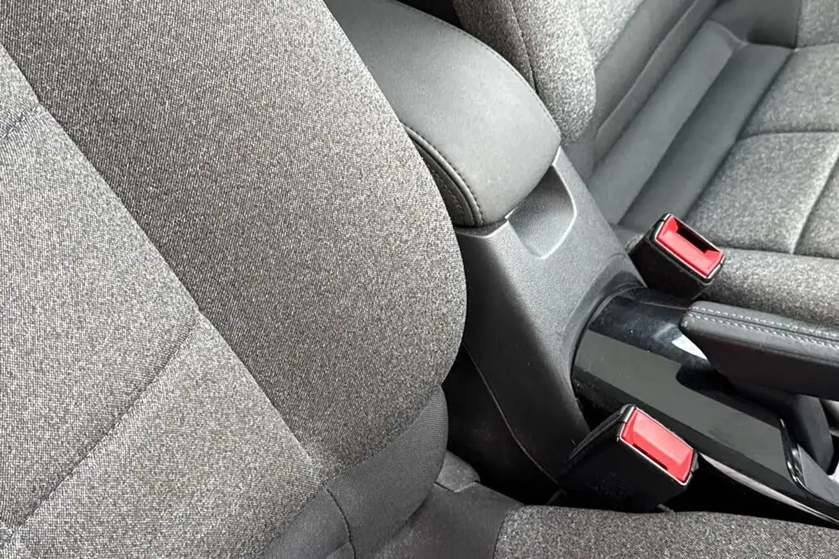 2018-citroen-c4-cactus-16bluehdi-flair-big-40