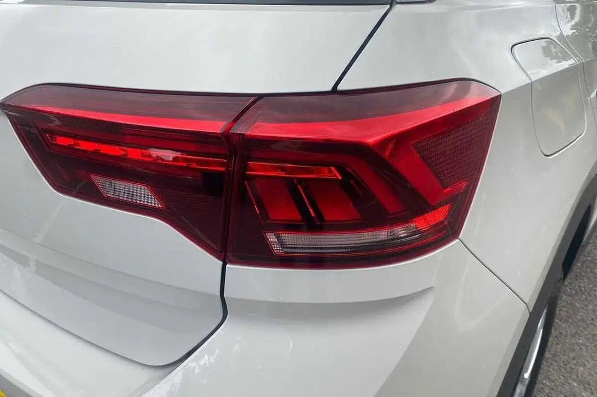 2022-volkswagen-t-roc-15-tsi-life-dsg-big-21