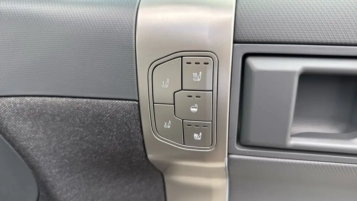 2025-kia-ev3-e-gt-line-s-big-32