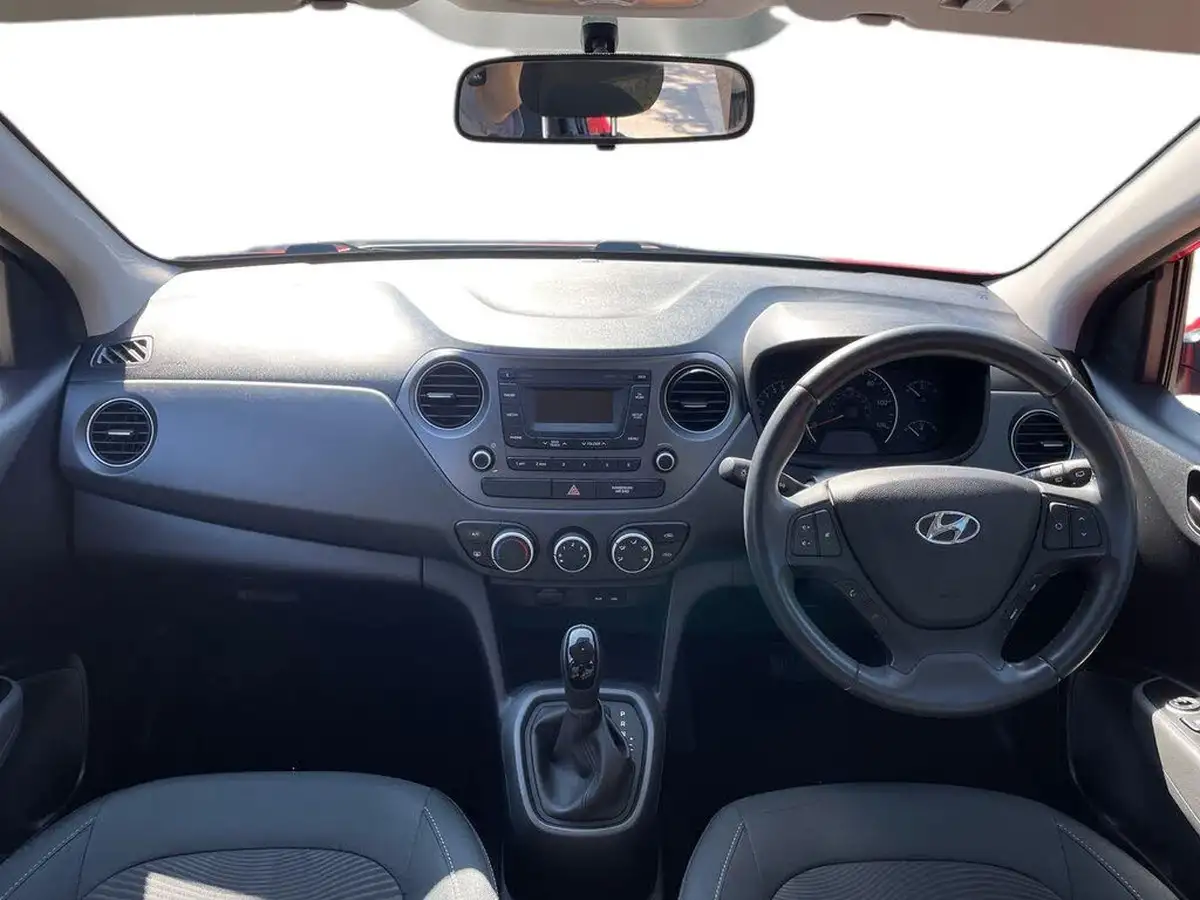 2019-hyundai-i10-12-se-auto-big-12