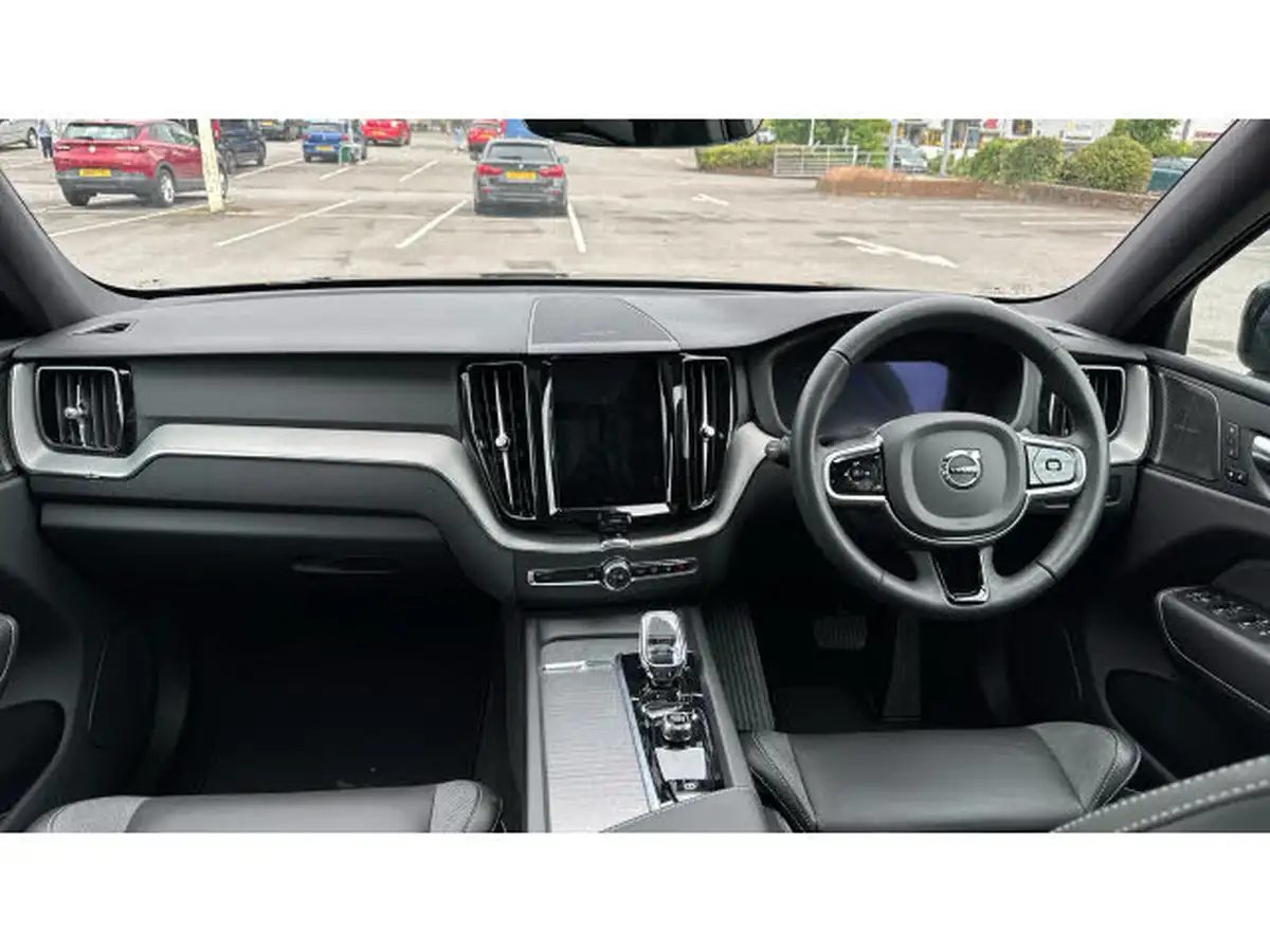 2025-volvo-xc60-20-t6-plus-black-edition-big-19