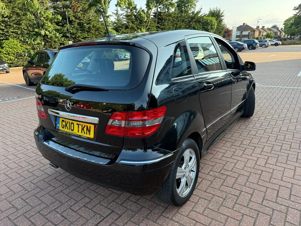 2010-mercedes-benz-b-class-15-b160-se-cvt-big-14