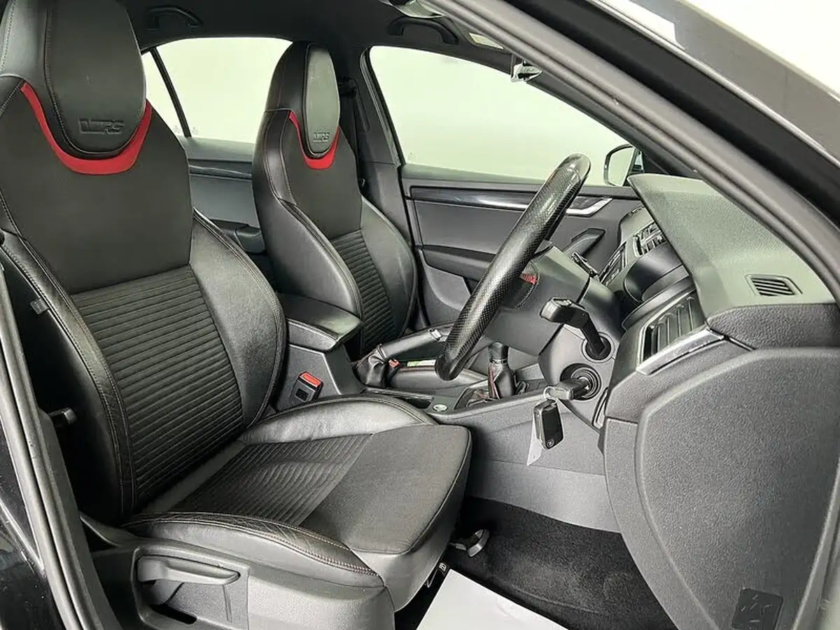 2015-skoda-octavia-20tdi-vrs-hatchback-big-8