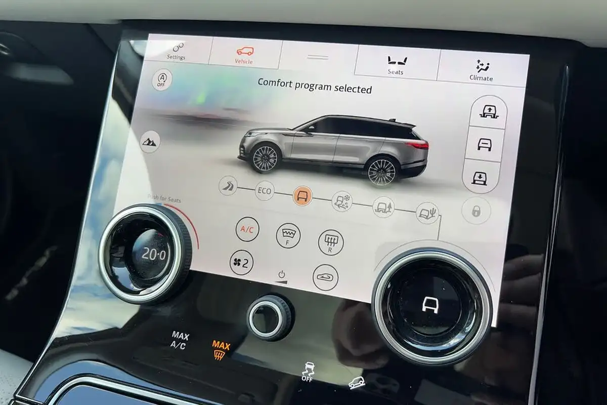 2017-land-rover-range-rover-velar-30-p380-hse-big-17