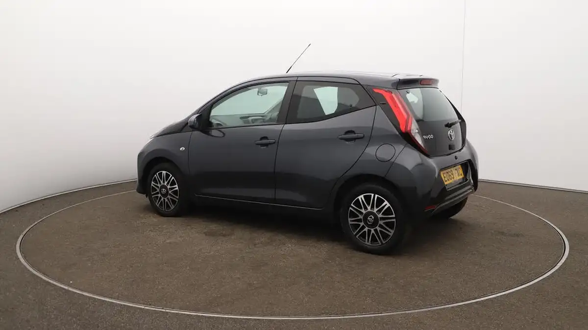 2019-toyota-aygo-10-vvt-i-x-play-tss-x-shift-big-35