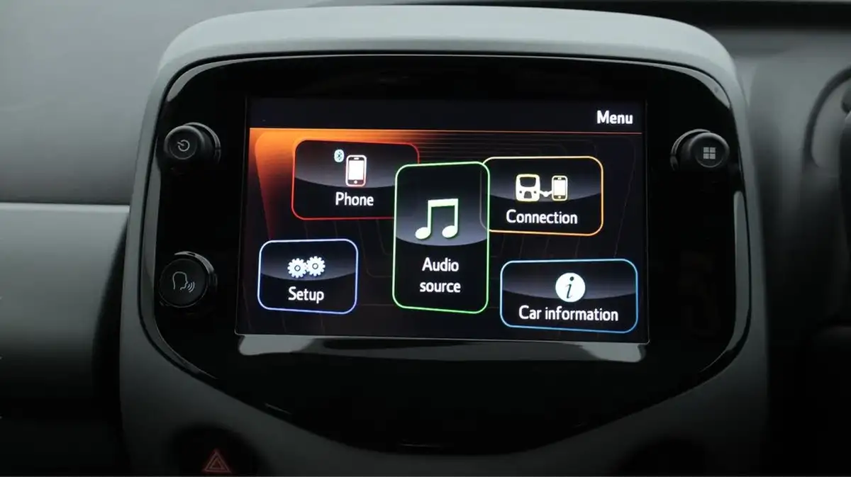 2019-toyota-aygo-10-vvt-i-x-play-tss-x-shift-big-11