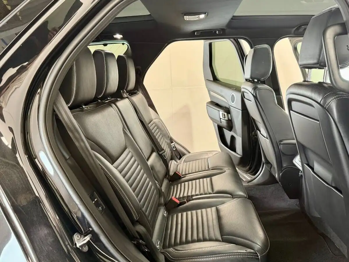 2020-land-rover-discovery-30-sd6-hse-big-34