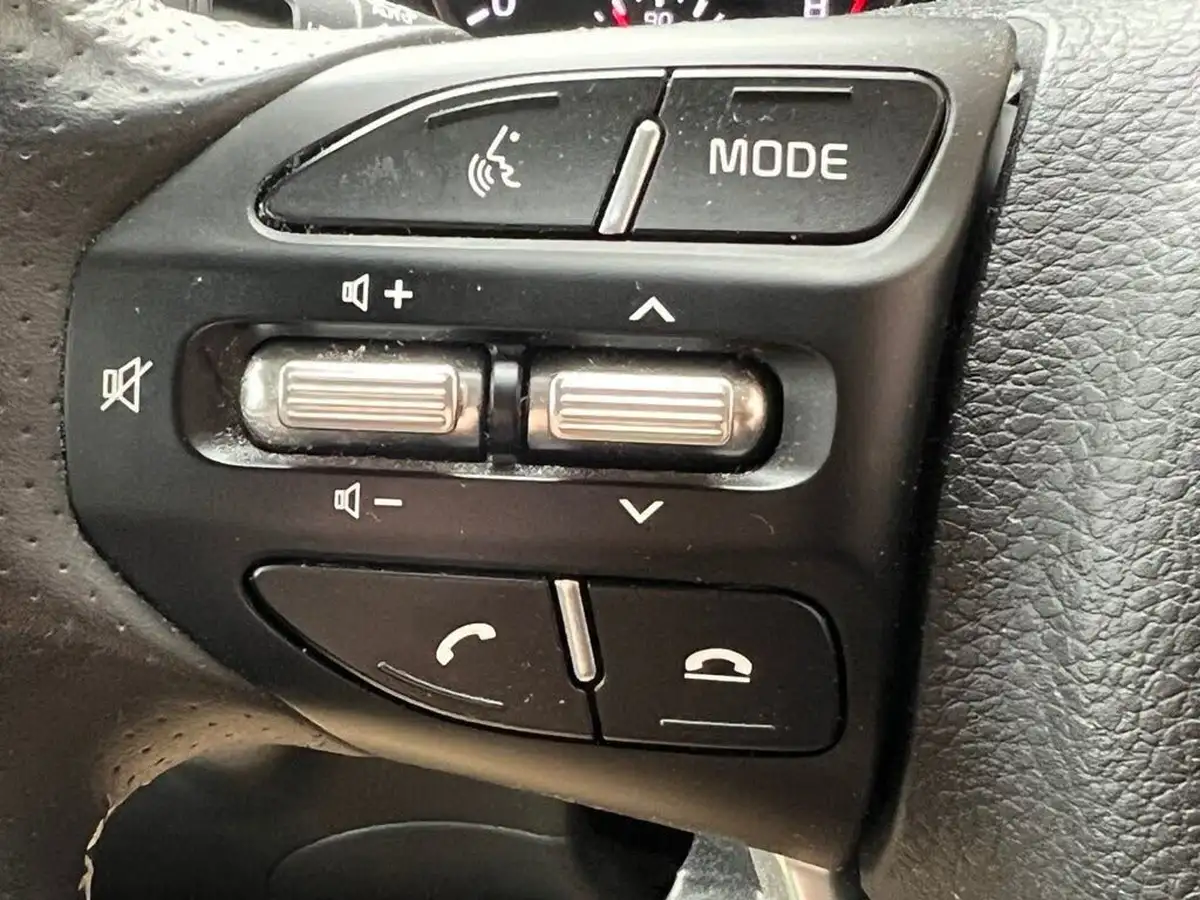 2021-kia-rio-10-t-gdi-gt-line-s-48v-big-46