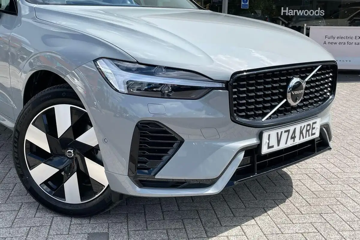 2024-volvo-xc60-20-t8-r-design-pro-big-5