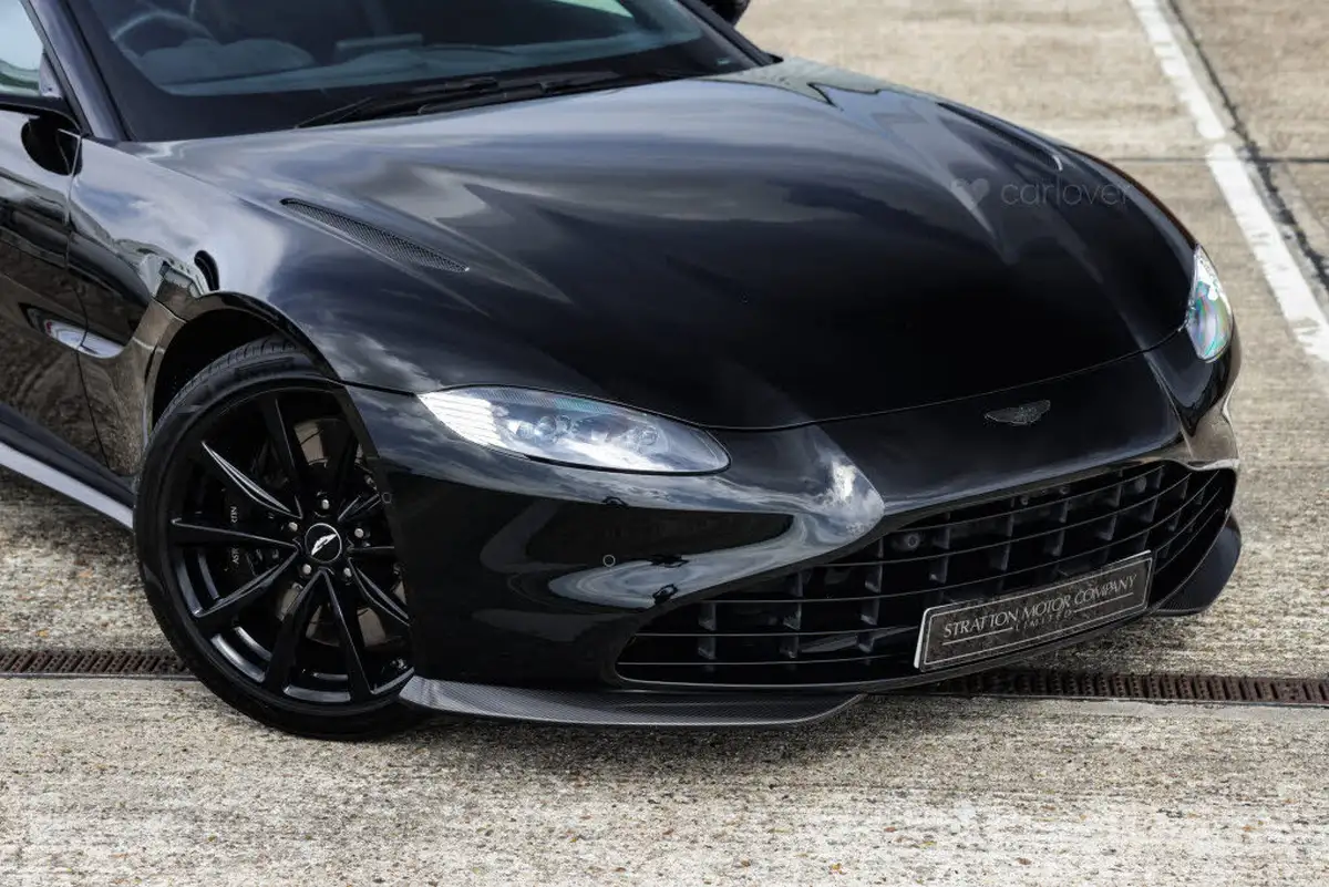 2021-aston-martin-vantage-40-v8-vantage-coupe-big-23