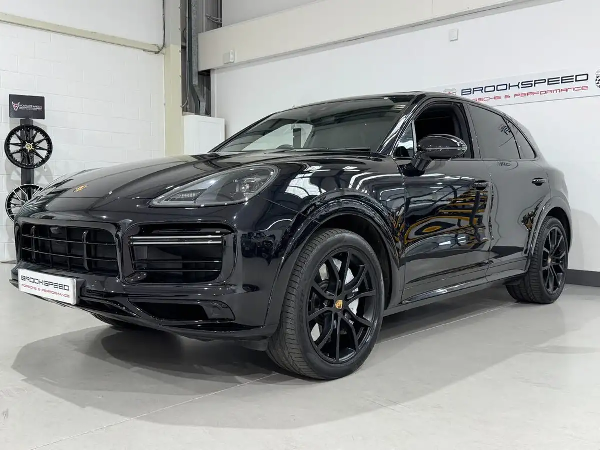 2022-porsche-cayenne-40-v8-turbo-station-wagon-big-0