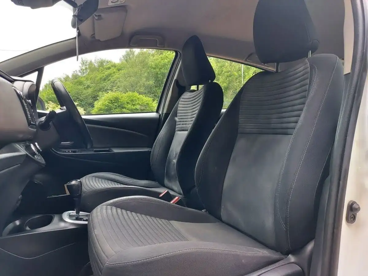 2020-toyota-yaris-15-vvt-i-icon-98bhp-hybrid-1497cc-e-cvt-big-26