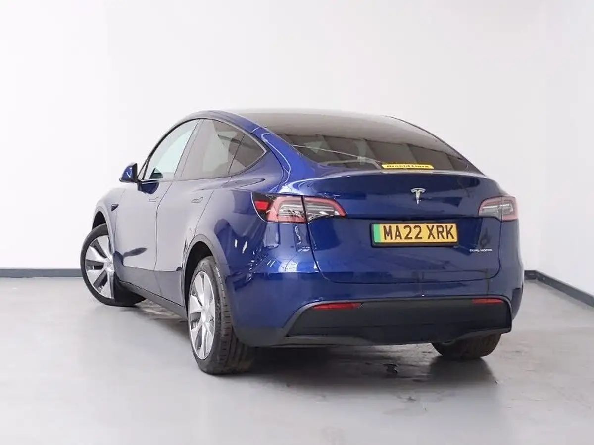 2022-tesla-model-y-e-long-range-big-1