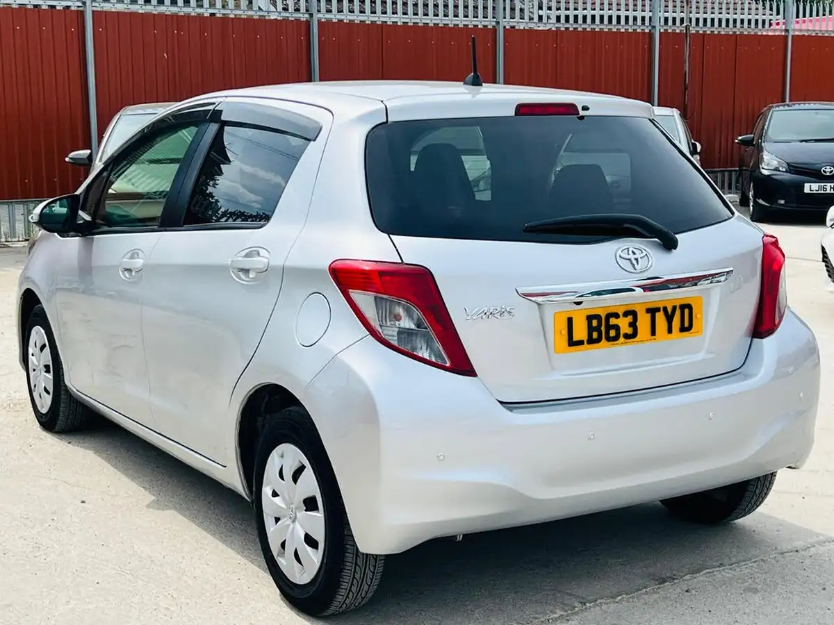 2014-toyota-yaris-133-tr-5d-m-drive-s-big-2
