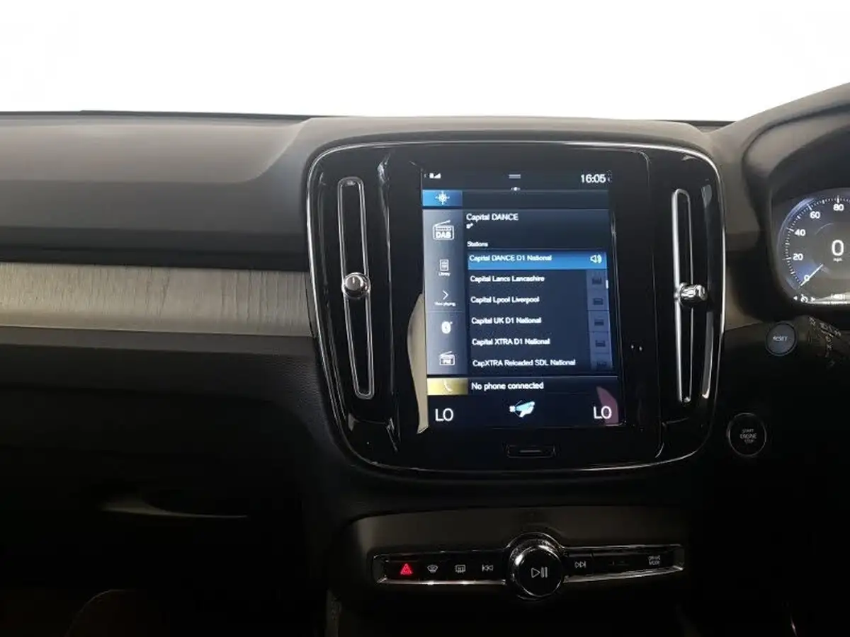 2020-volvo-xc40-15-t3-inscription-big-10