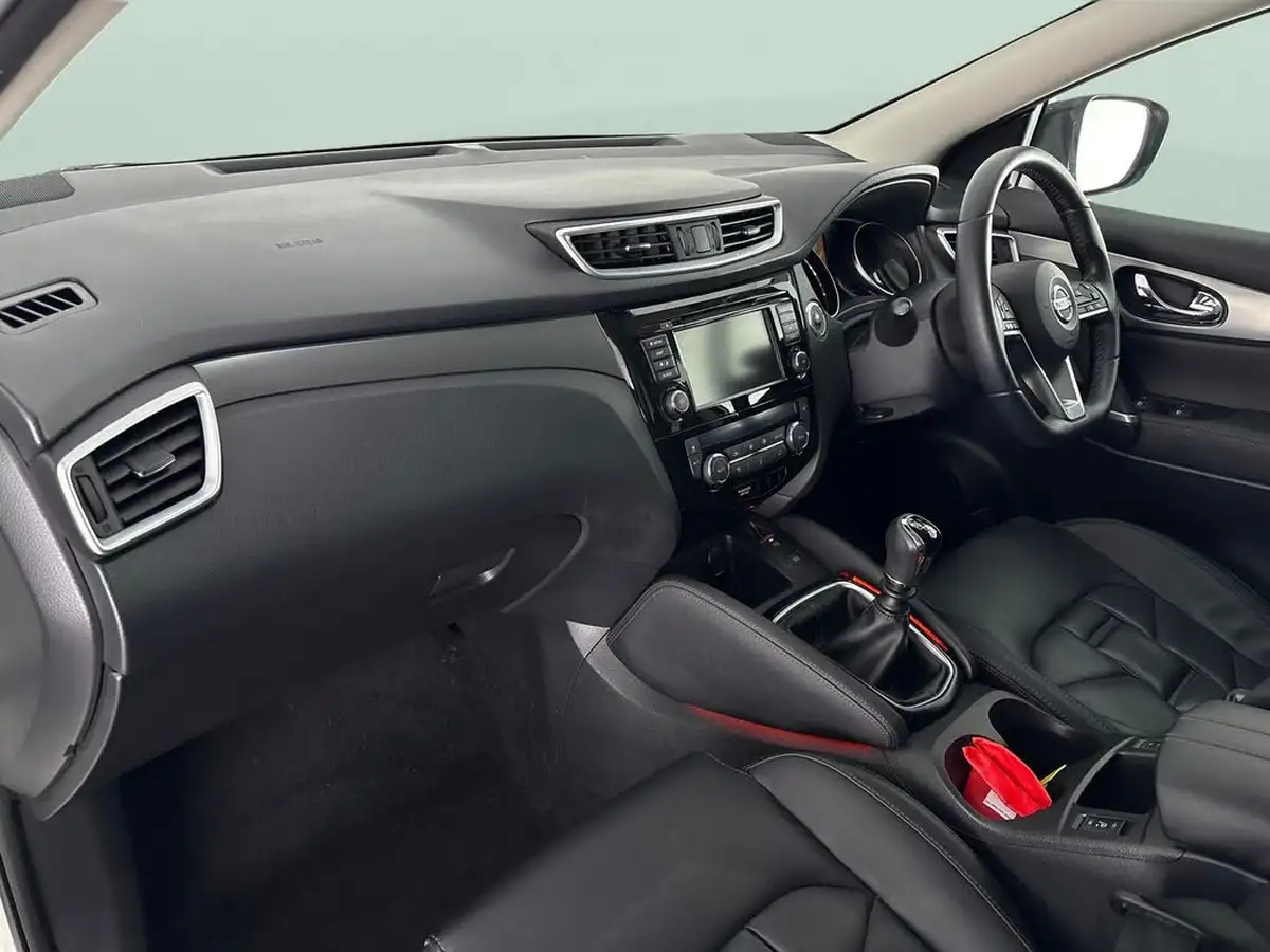 2021-nissan-qashqai-13-dig-t-n-motion-140ps-big-3