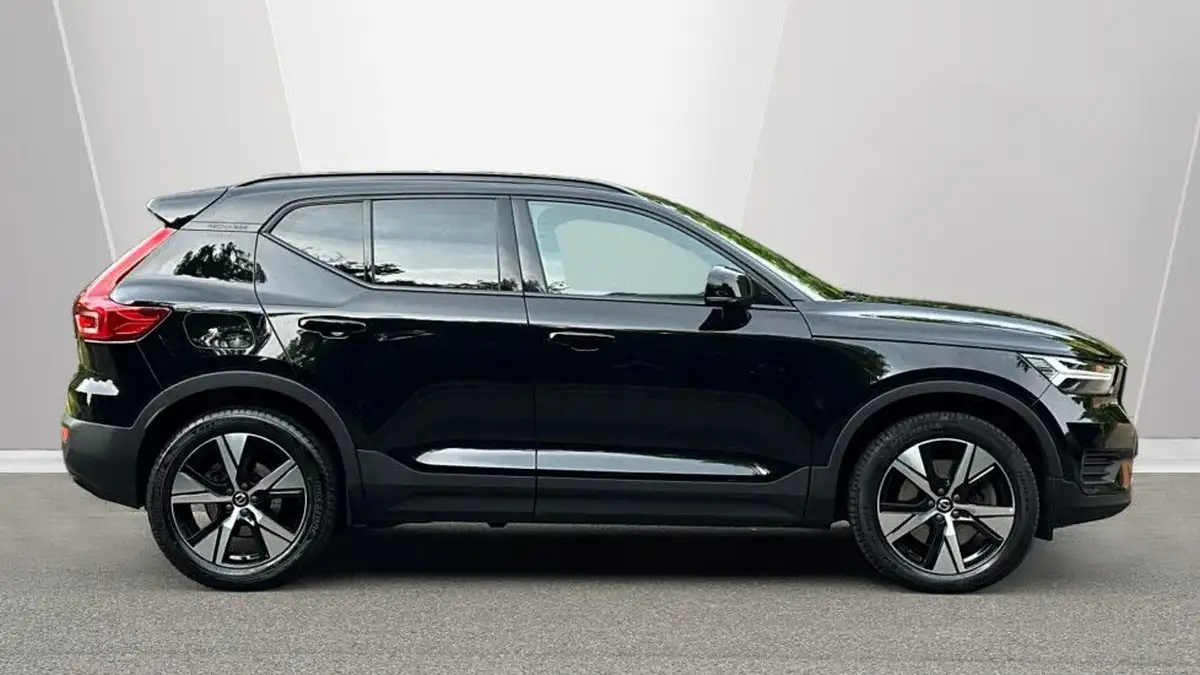 2021-volvo-xc40-15-t5-r-design-262bhp-big-2