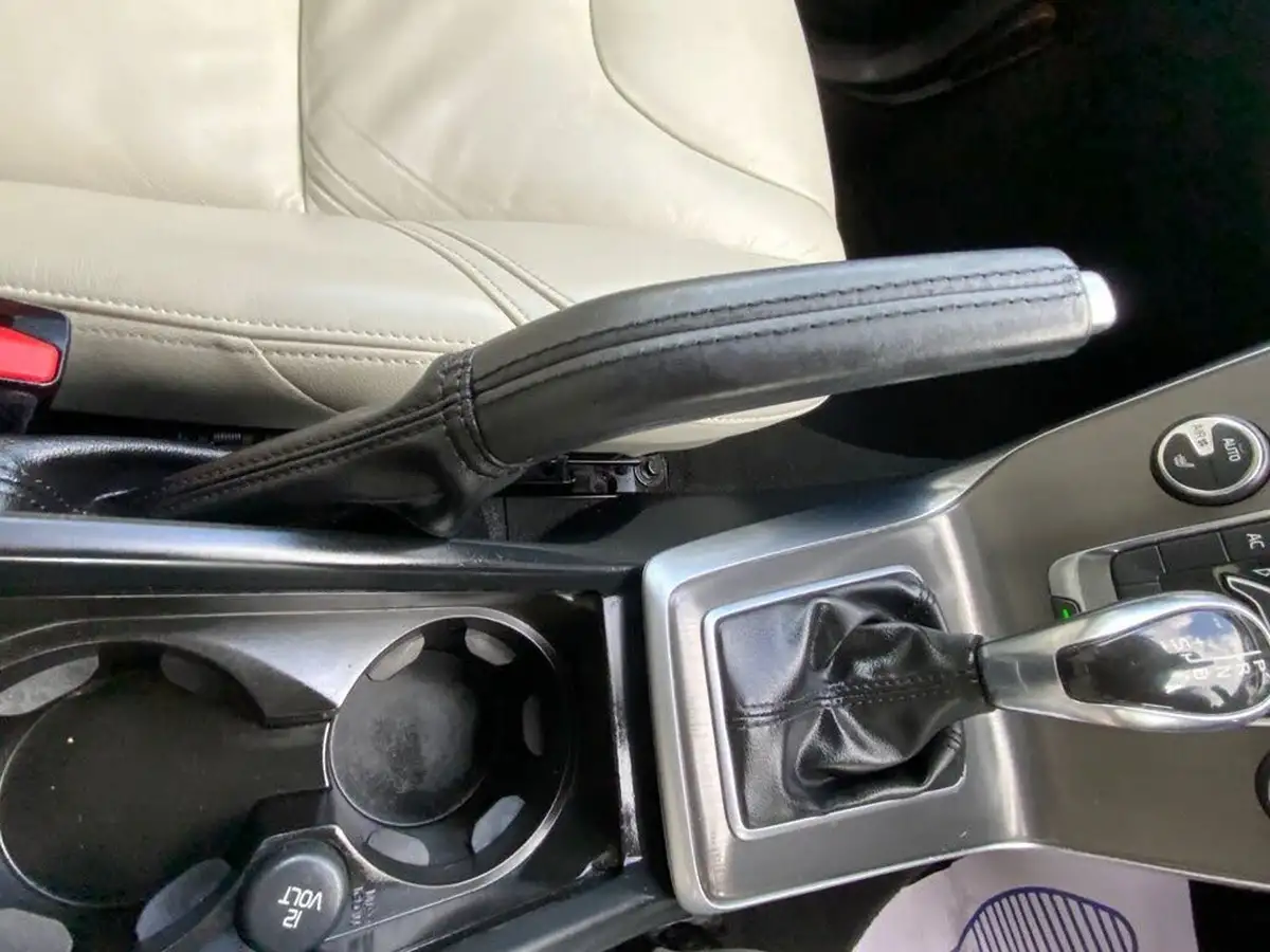 2013-volvo-v40-20td-d3-se-lux-nav-ss-geartronic-big-27