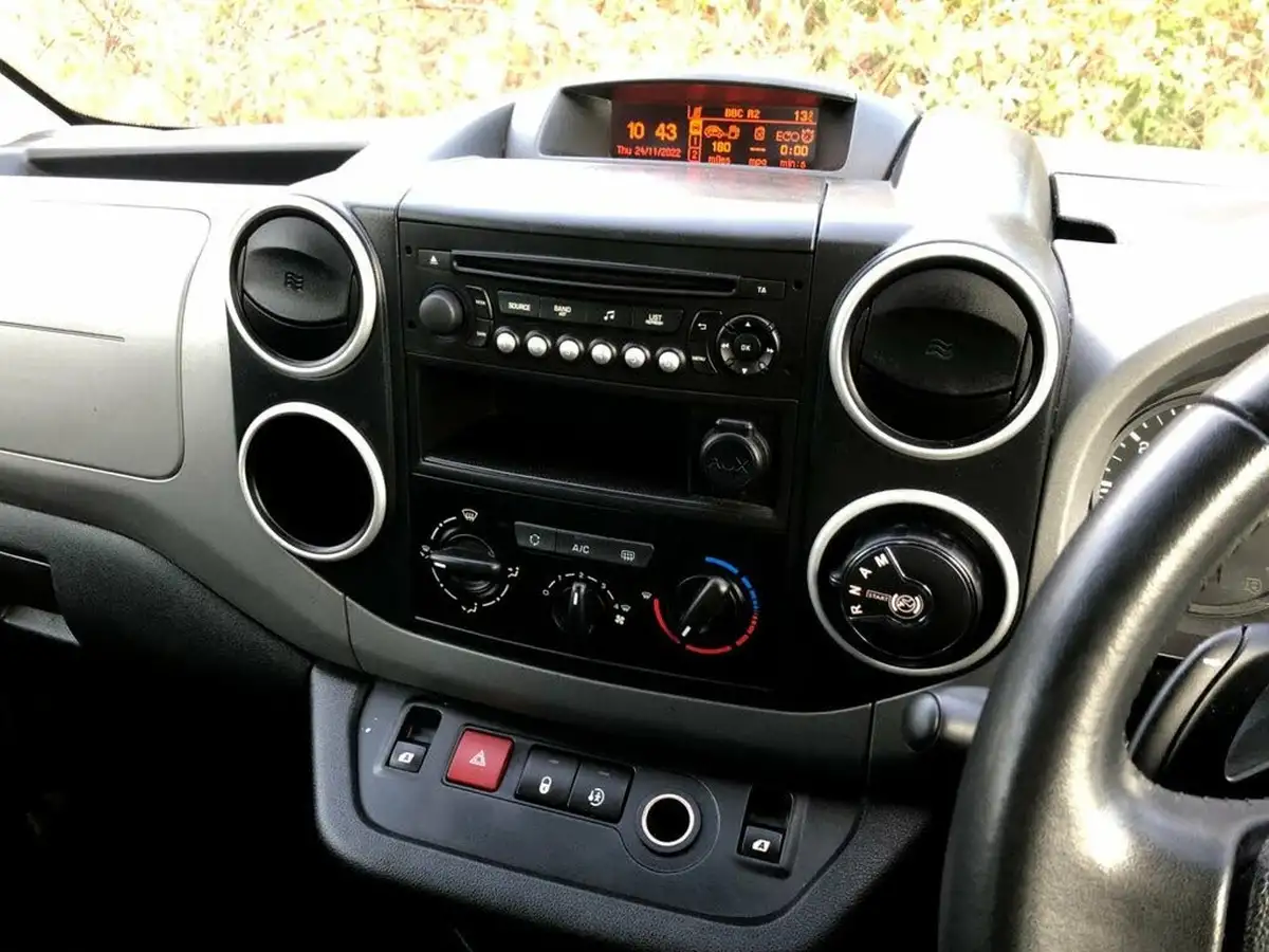 2016-citroen-berlingo-16bluehdi-multispace-feel-edition-102ps-ss-etg6-big-7