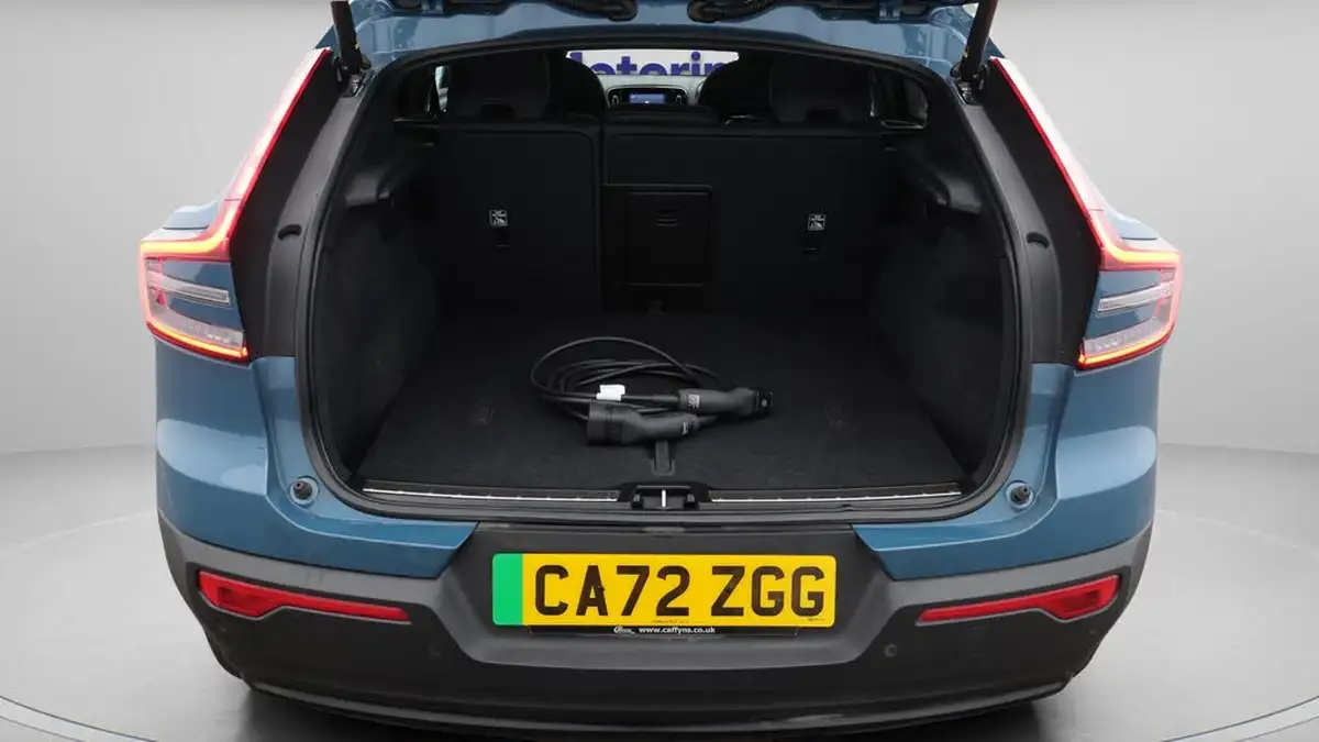 2022-volvo-c40-e-recharge-ultimate-228bhp-big-17