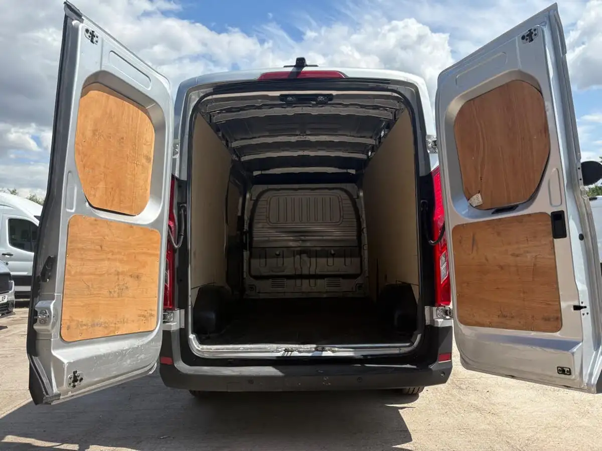 2024-maxus-deliver-9-20tdi-l3h2-lh-lux-big-12