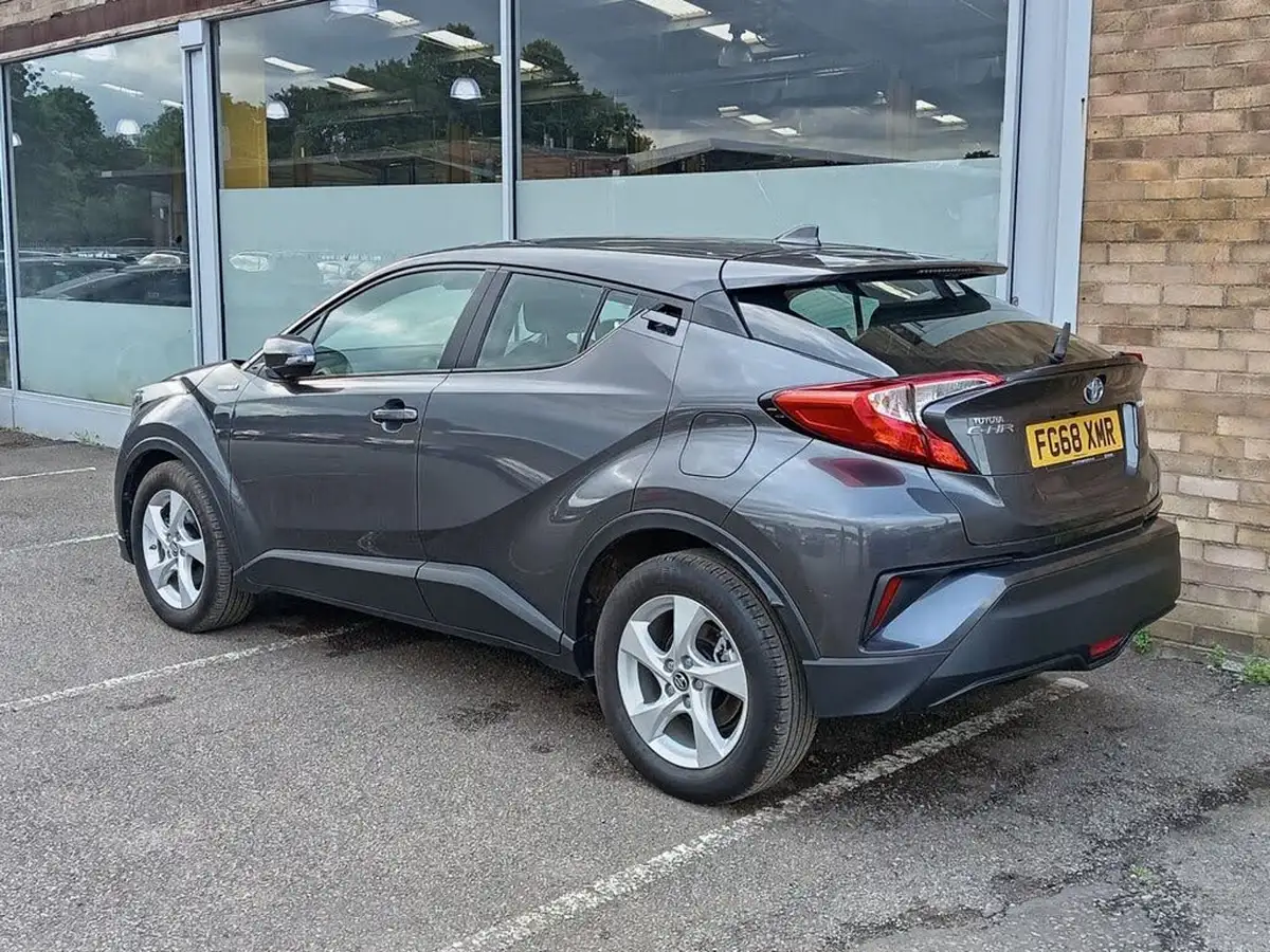2019-toyota-c-hr-18-vvt-i-icon-big-4
